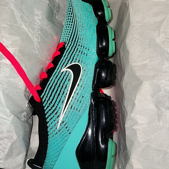 Nike Vapormax - Picture 1 of 5